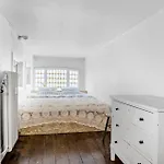 1 Bedroom Lovely In