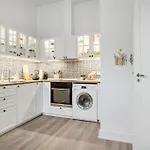 1 Bedroom Lovely In Διαμέρισμα