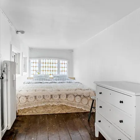 1 Bedroom Lovely In