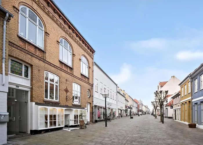 Apartamento 1 Bedroom Lovely In Fåborg